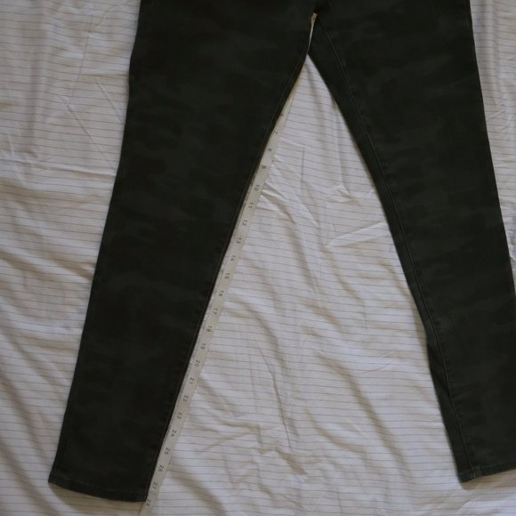 SANCTUARY Social Standard Camo High-Rise Jeans 4 - Picture 14 of 15